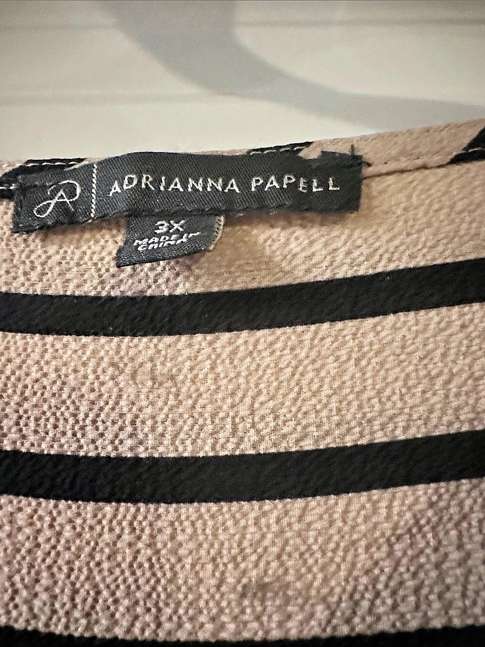 Adrianna Papell Striped V-Neck Blouse in Tan & Black Size 3X - Picture 2 of 3